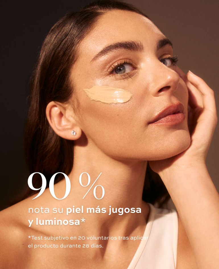 El 90% nota su piel m&aacute;s jugosa y luminosa*  *Test subjetivo en 20 voluntarios tras aplicar el producto durante 28 d&iacute;as.